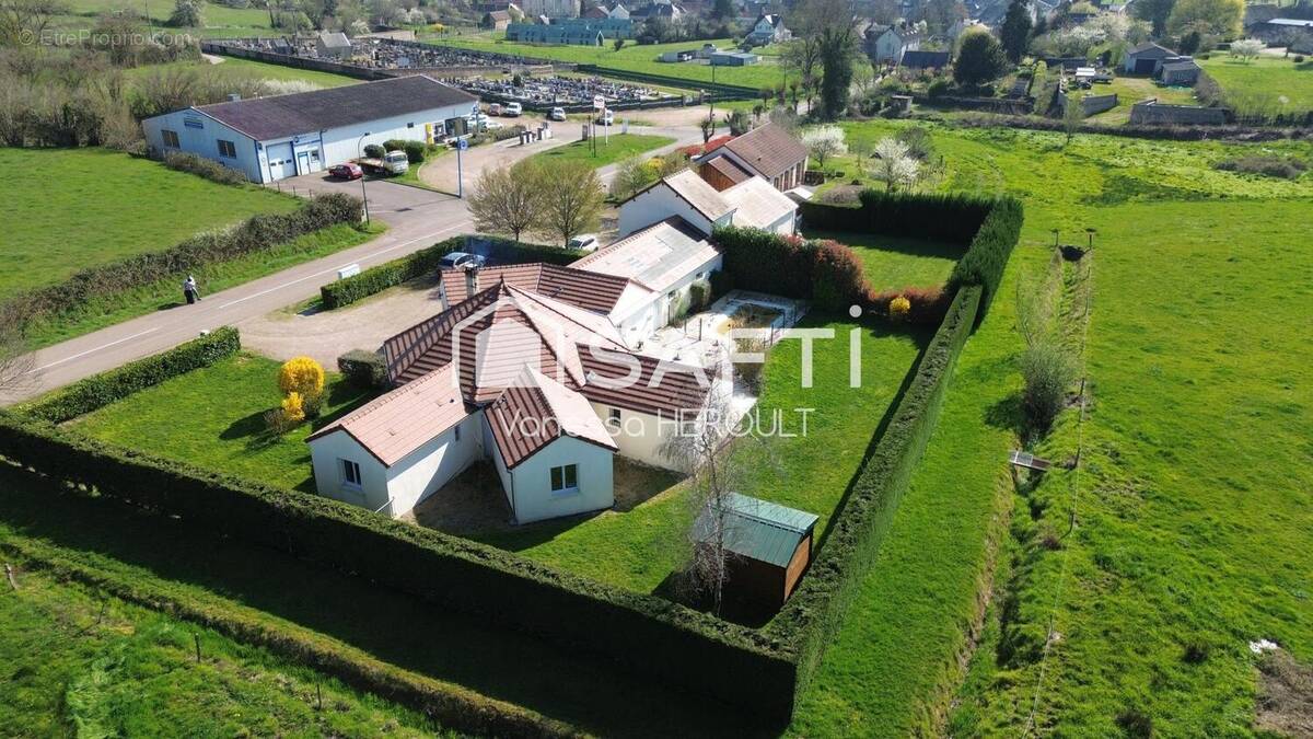 Photo 1 - Maison à SAINT-SAULGE