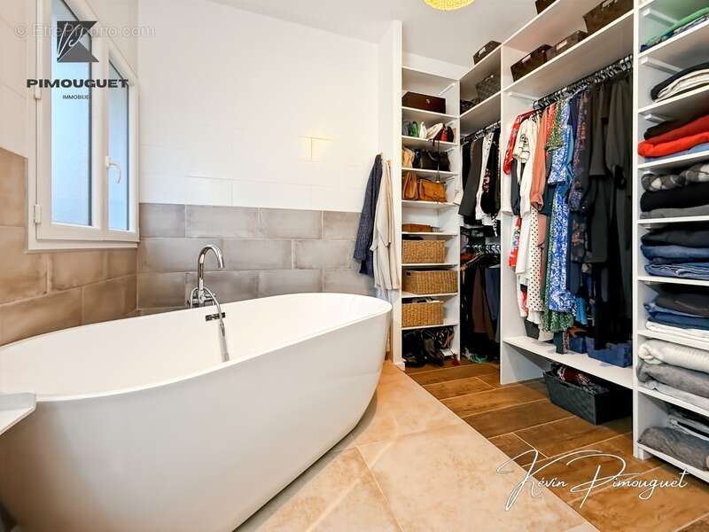 Maison à SAINT-MAGNE-DE-CASTILLON