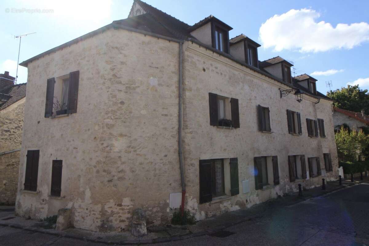 Appartement à VILLEPREUX