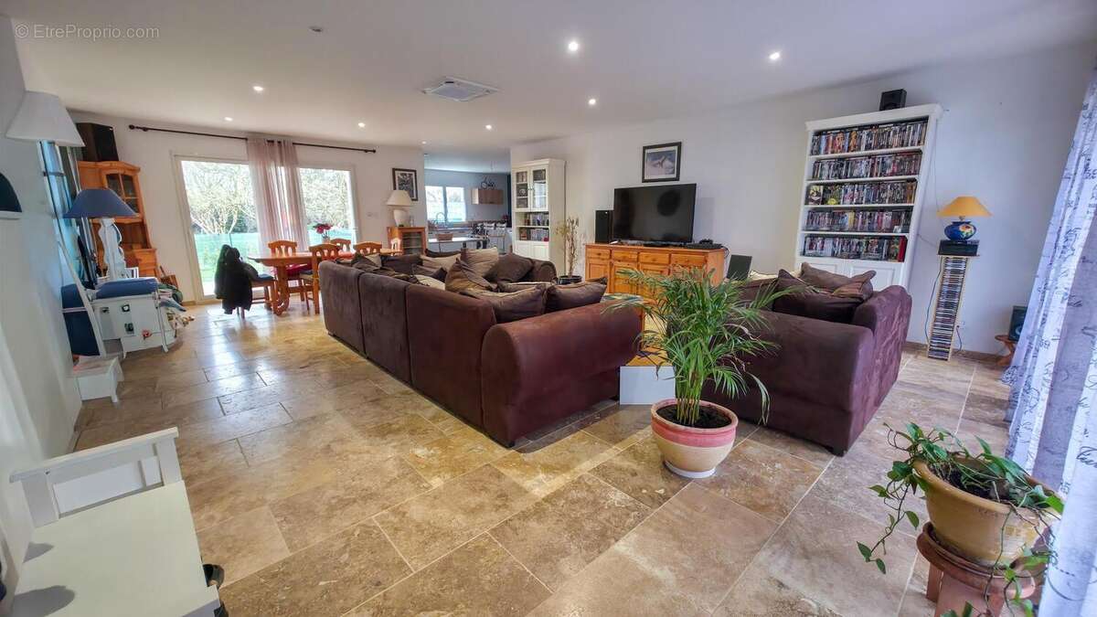 Maison 147 m² à Villeneuve-Sur-Lot  - photo 2