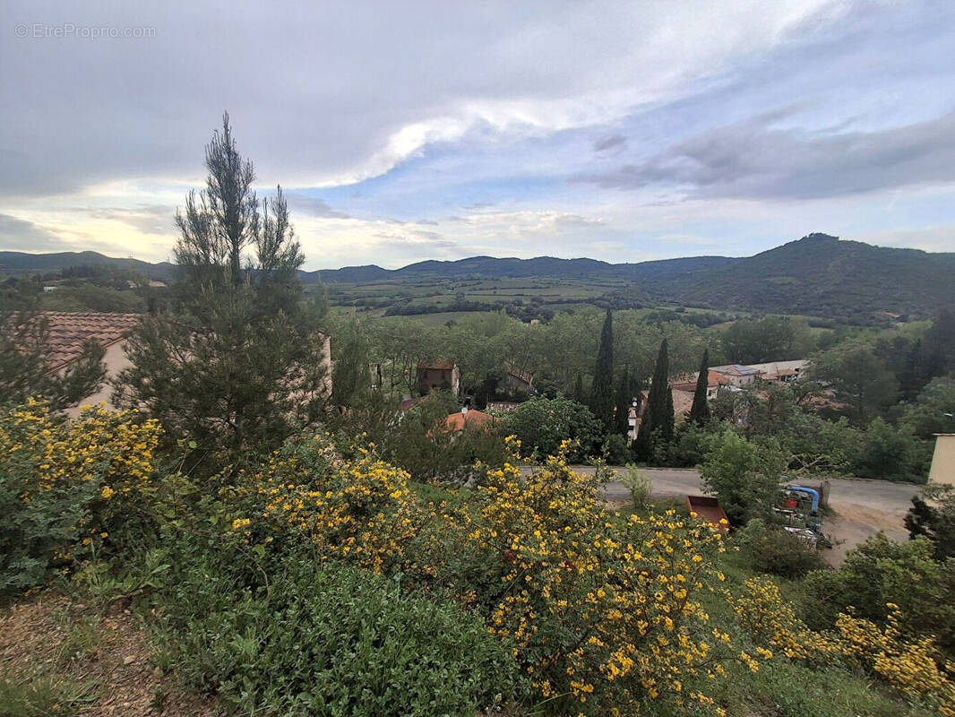 Terrain à VILLENEUVE-LES-CORBIERES