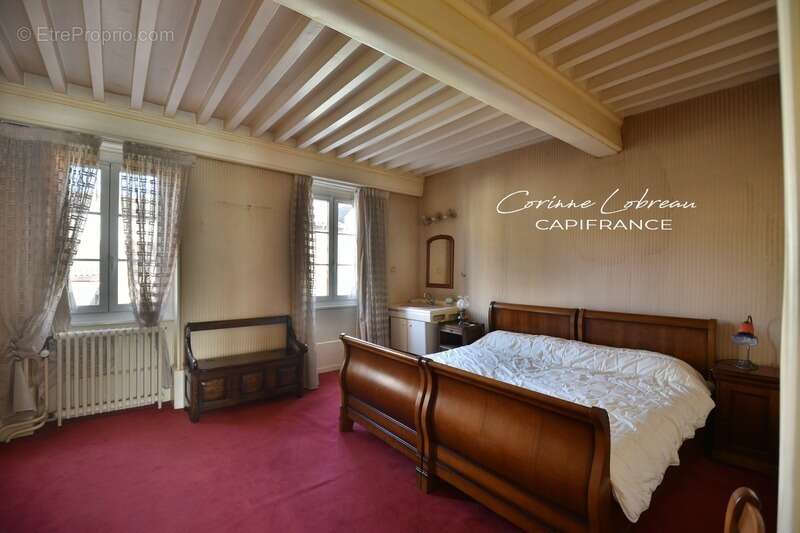 Maison à LA ROCHE-VINEUSE