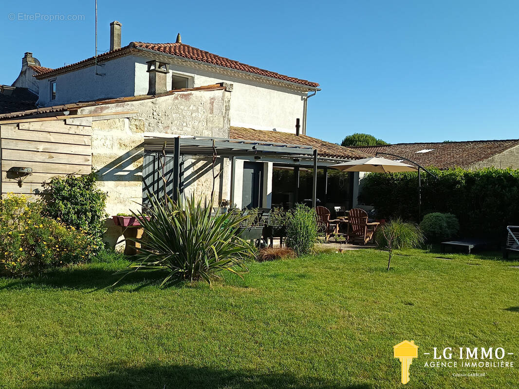 Maison à CHENAC-SAINT-SEURIN-D'UZET