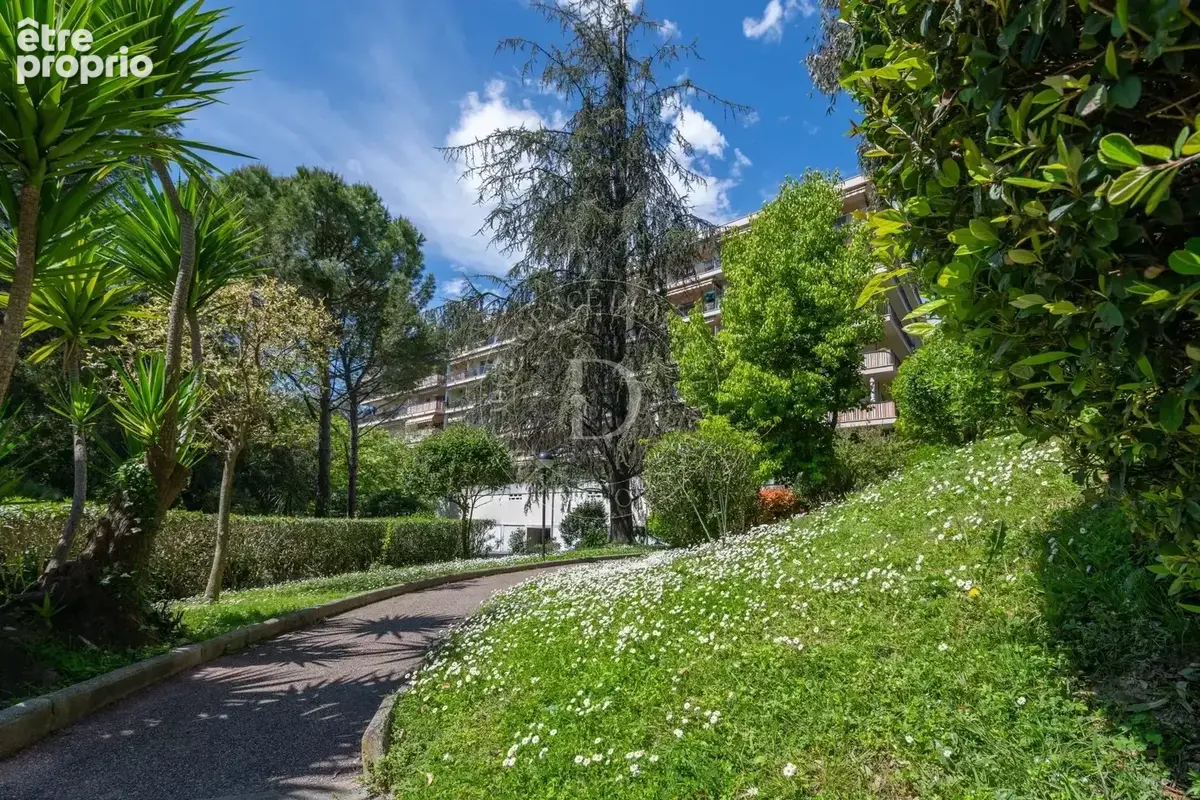 Appartement traversant avec parking et cave – Nice Cimiez - photo 8