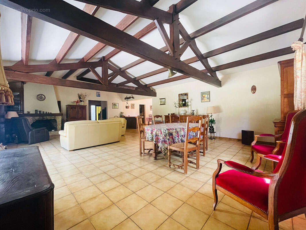 Maison à COMMEQUIERS