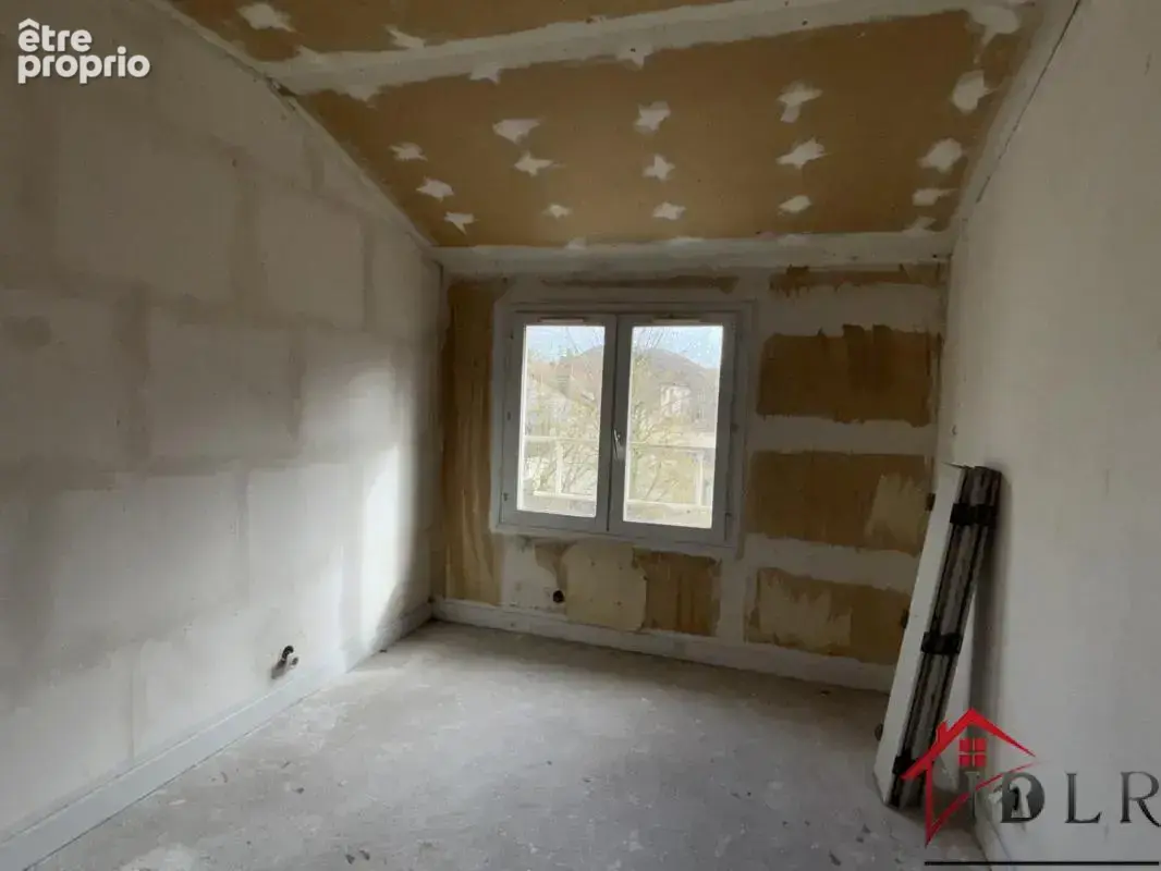 Immeuble d'habitation divisé en 3 logements à rénover - Idéa - photo 7