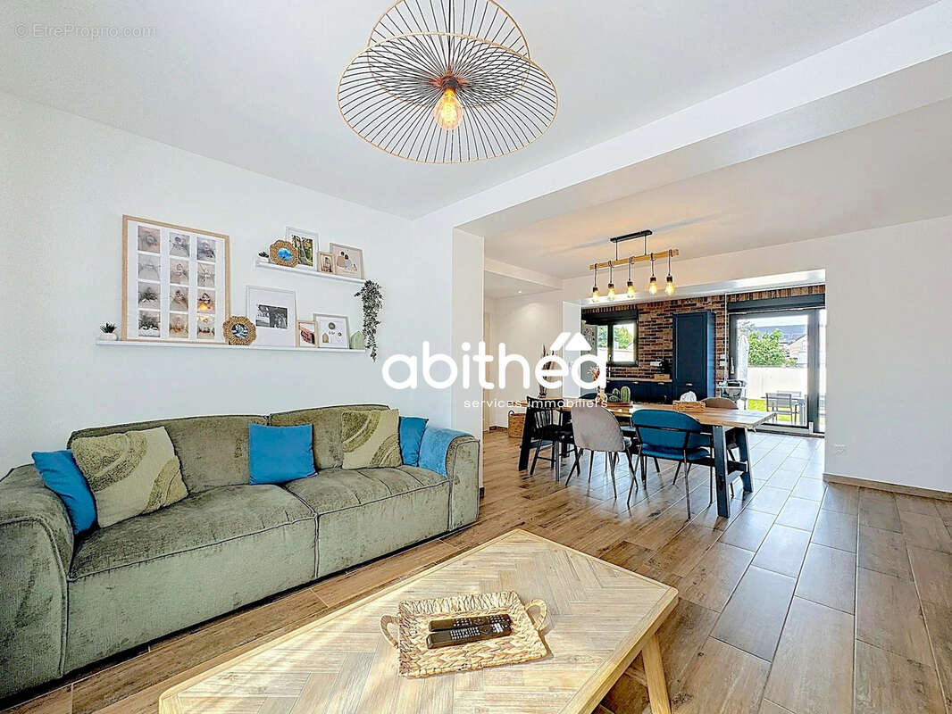 Maison à NEUVILLE-SAINT-REMY