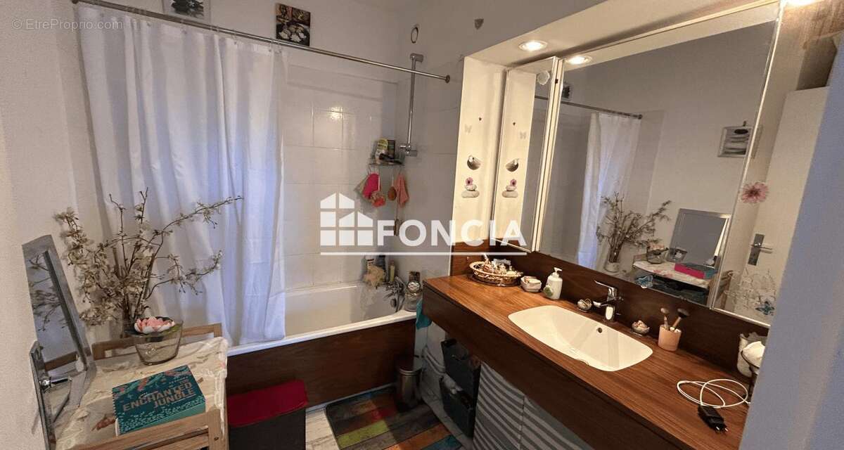 Appartement à MARSEILLE-6E