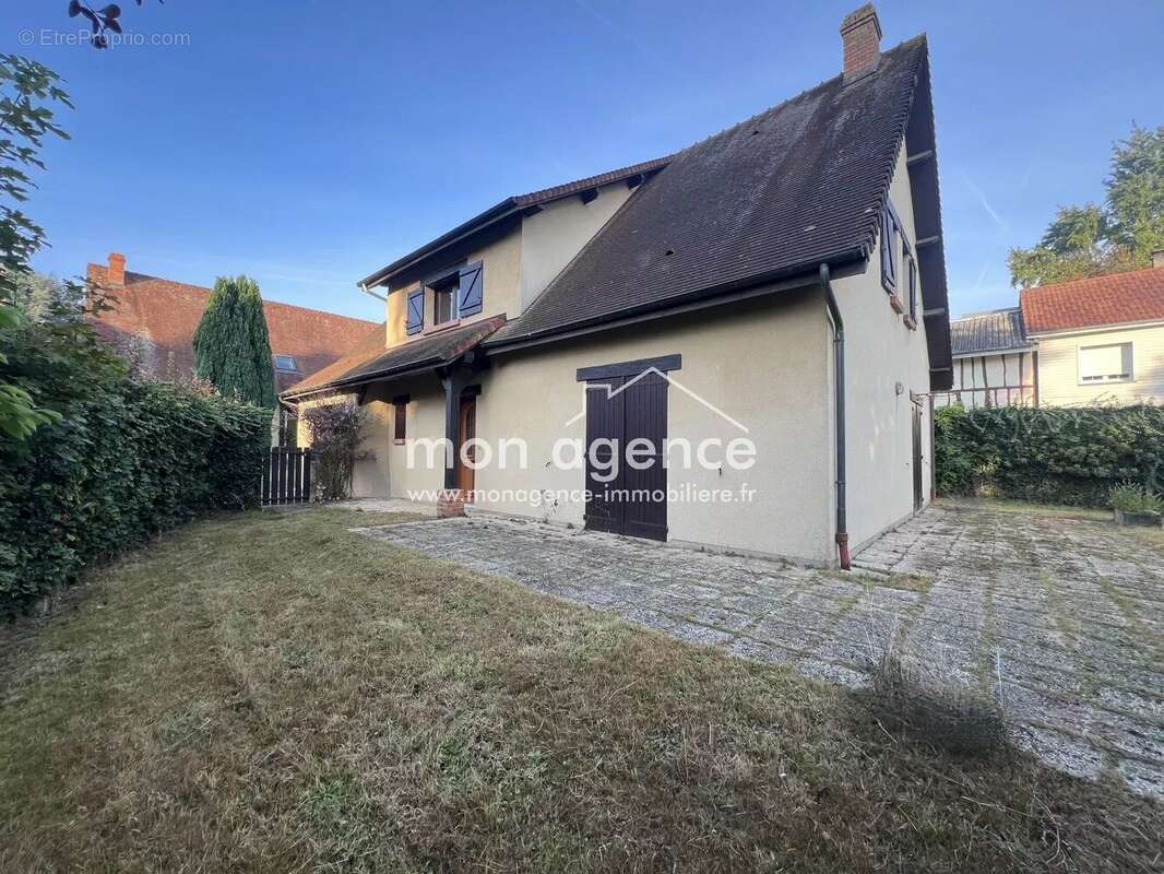 Maison à LE MESNIL-ESNARD