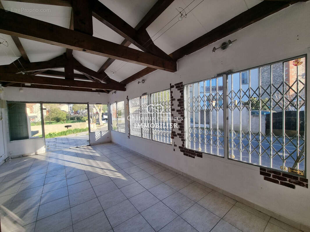 Commerce à TAUTAVEL