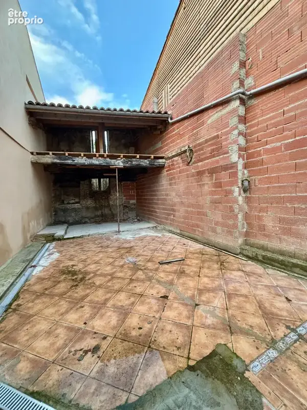 Ancien immeuble à rénover de 410 m² avec jardin et parking privatif – Larrazet (82) - photo 13
