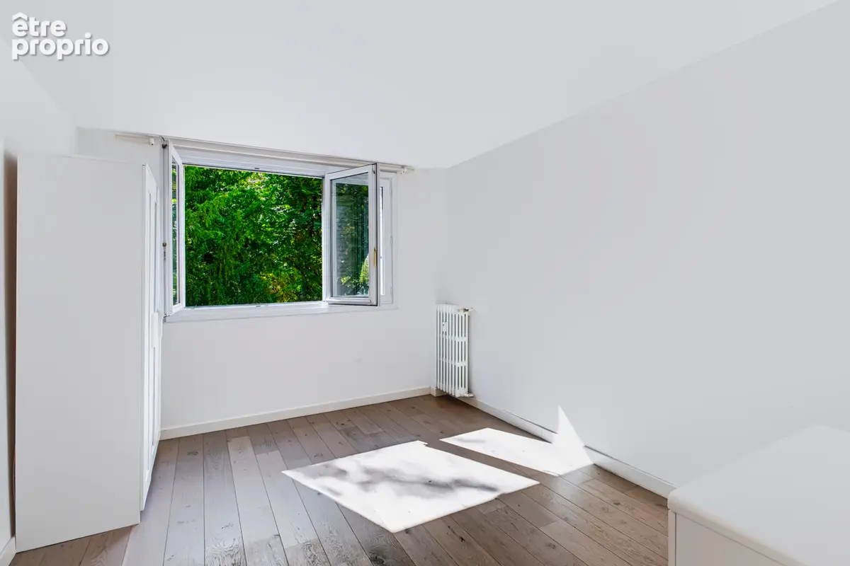 Appartement traversant de 3 pièces avec balcon sur verdure - photo 6
