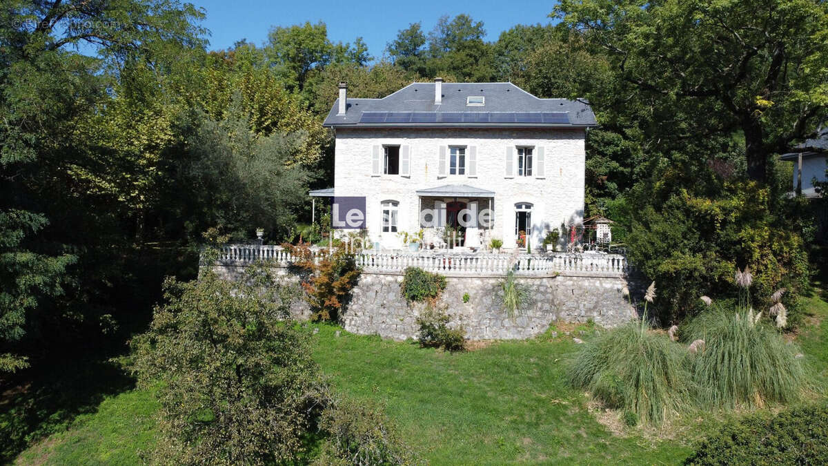 Maison 253 m² à Chambery  - photo 4