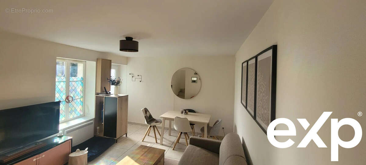 Maison à EPIAIS-RHUS