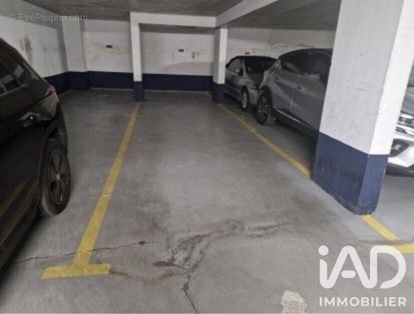 Photo 1 - Parking à CLAMART