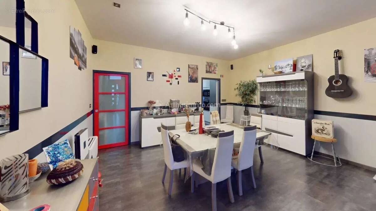 Maison à SAINT-JEAN-DE-BOURNAY