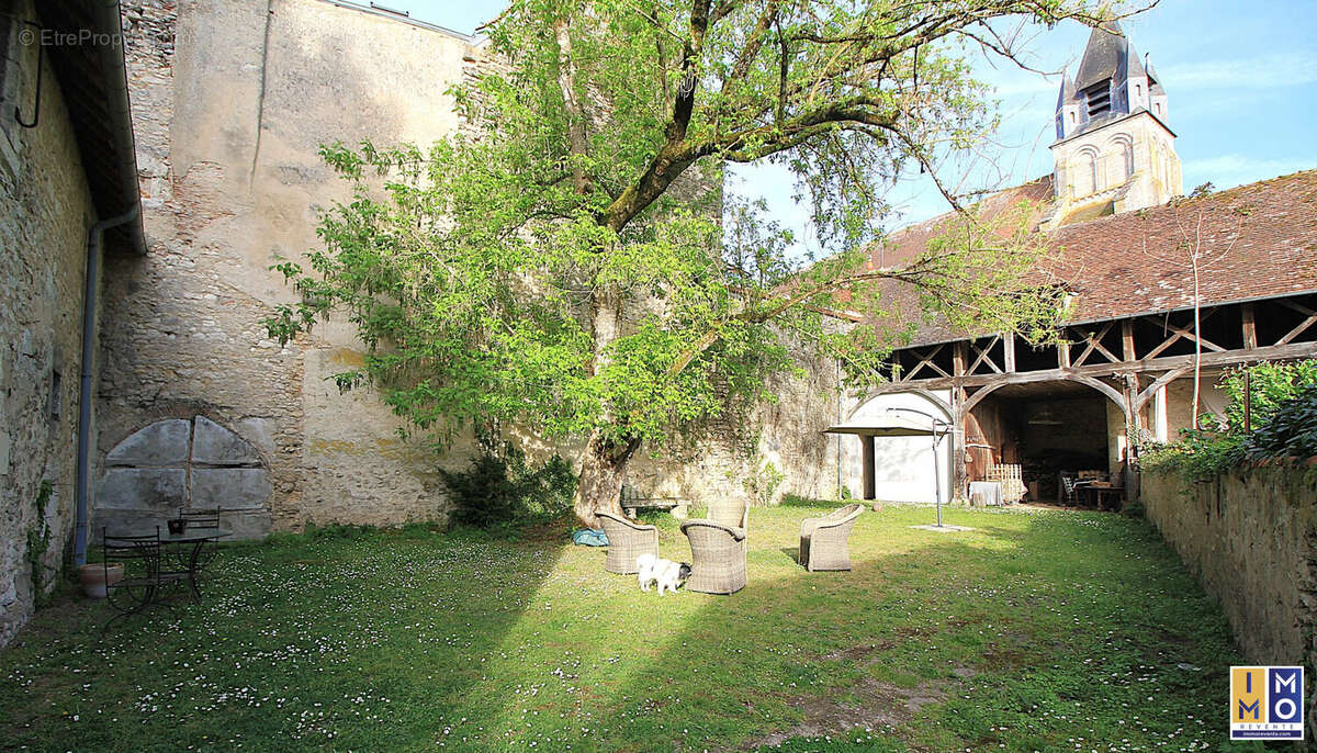 Maison à MEHUN-SUR-YEVRE
