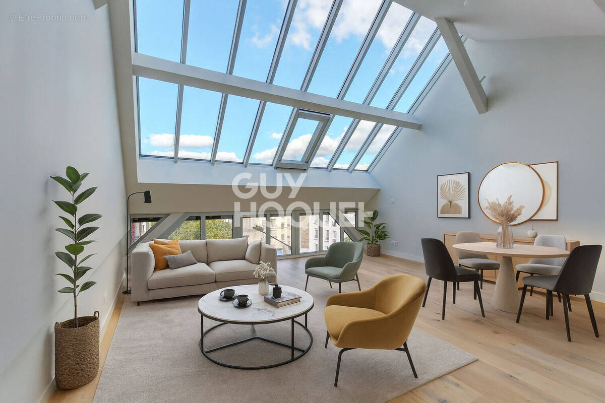 Appartement à PARIS-16E