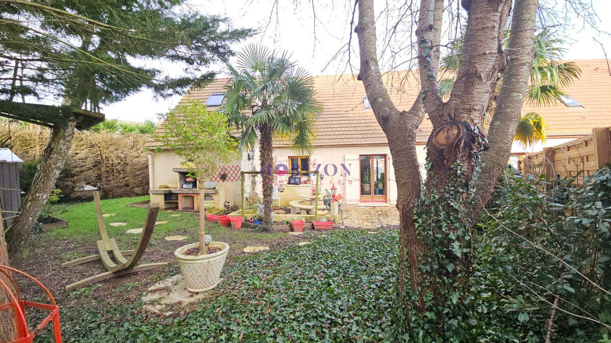 Maison à LA CHAPELLE-EN-SERVAL