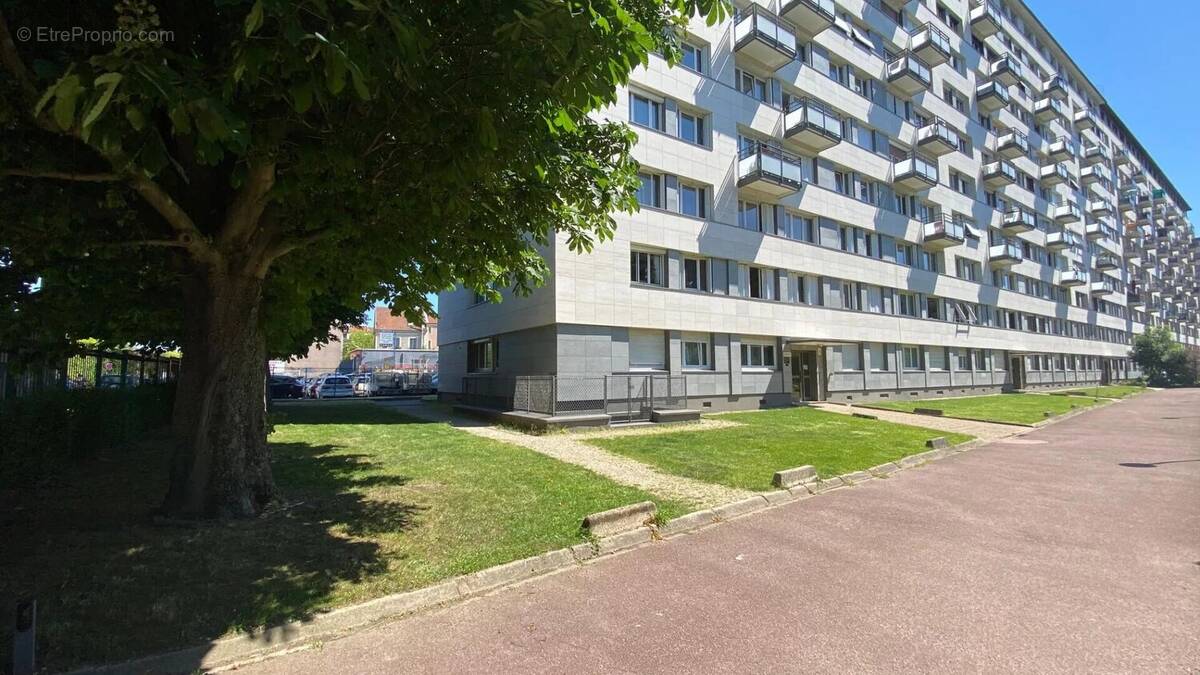 Appartement à MONTROUGE