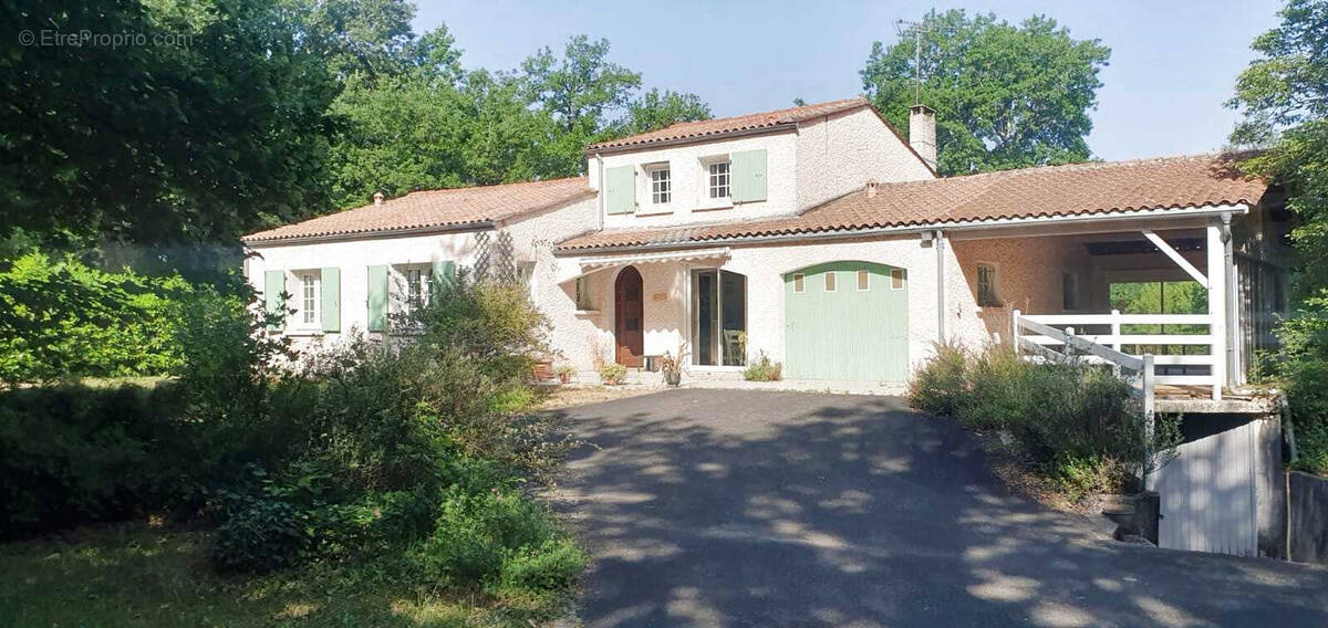 Maison à VOEUIL-ET-GIGET