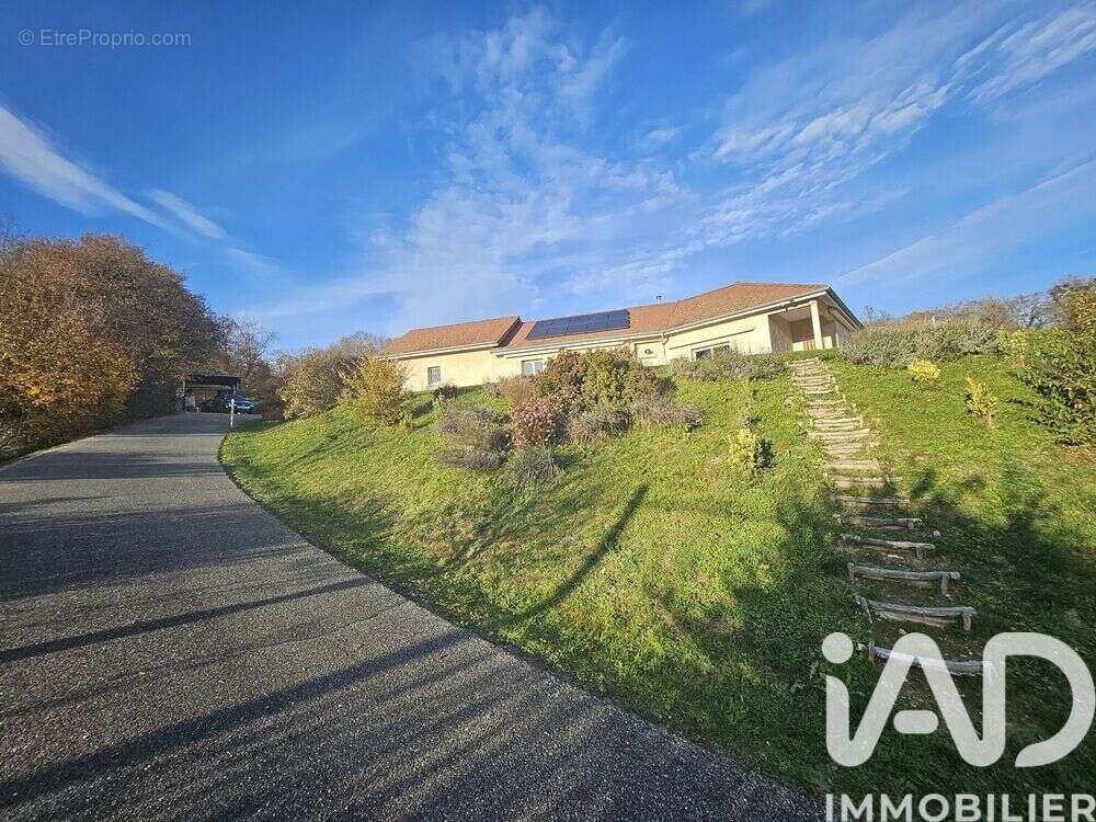 Maison 120 m² à Virieu-Le-Petit  - photo 2