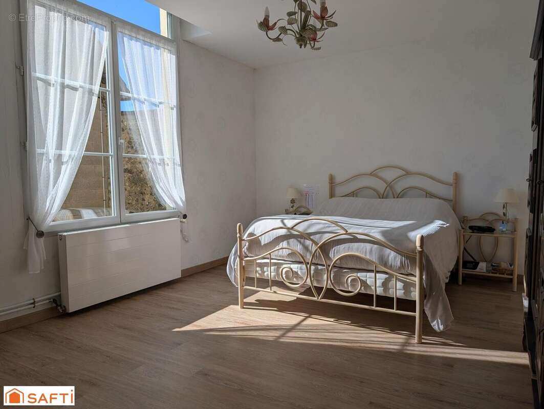 Maison 140 m² à Feings  - photo 7