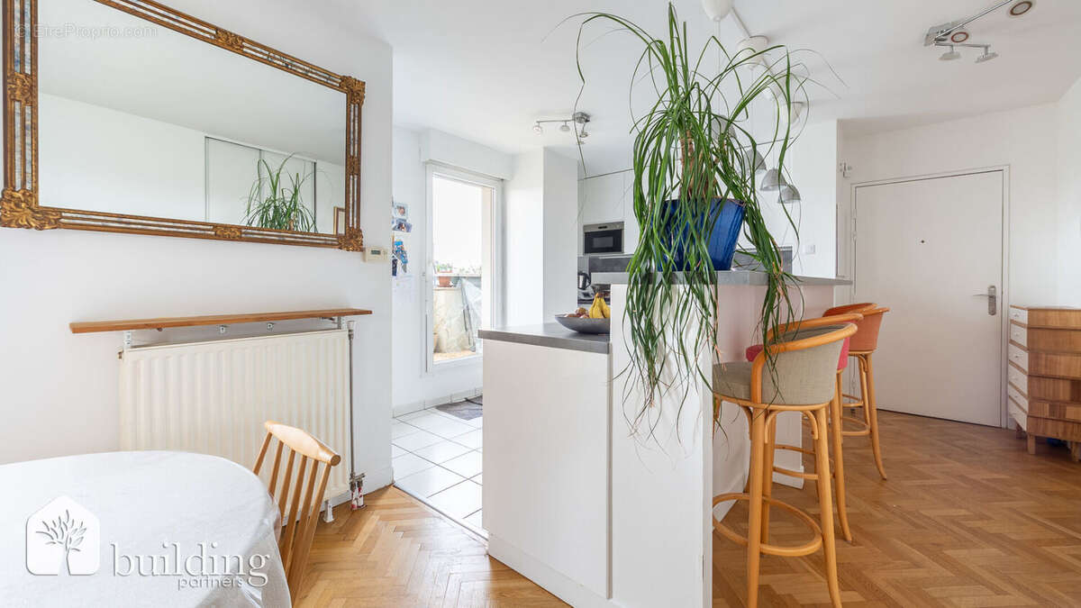 Appartement à COURBEVOIE