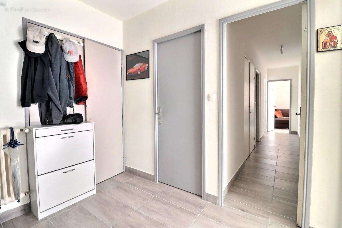 Appartement à CHENOVE