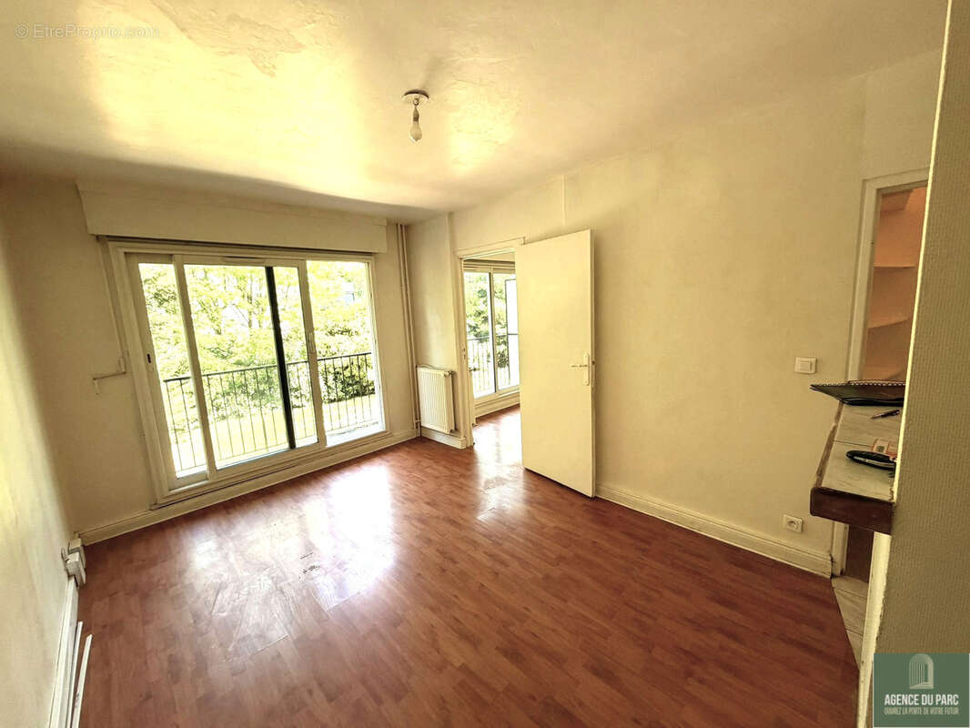 Appartement à VILLE-D'AVRAY