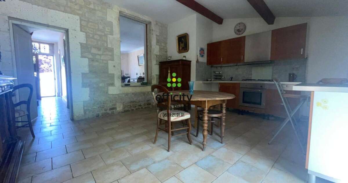 Maison à AIGRE