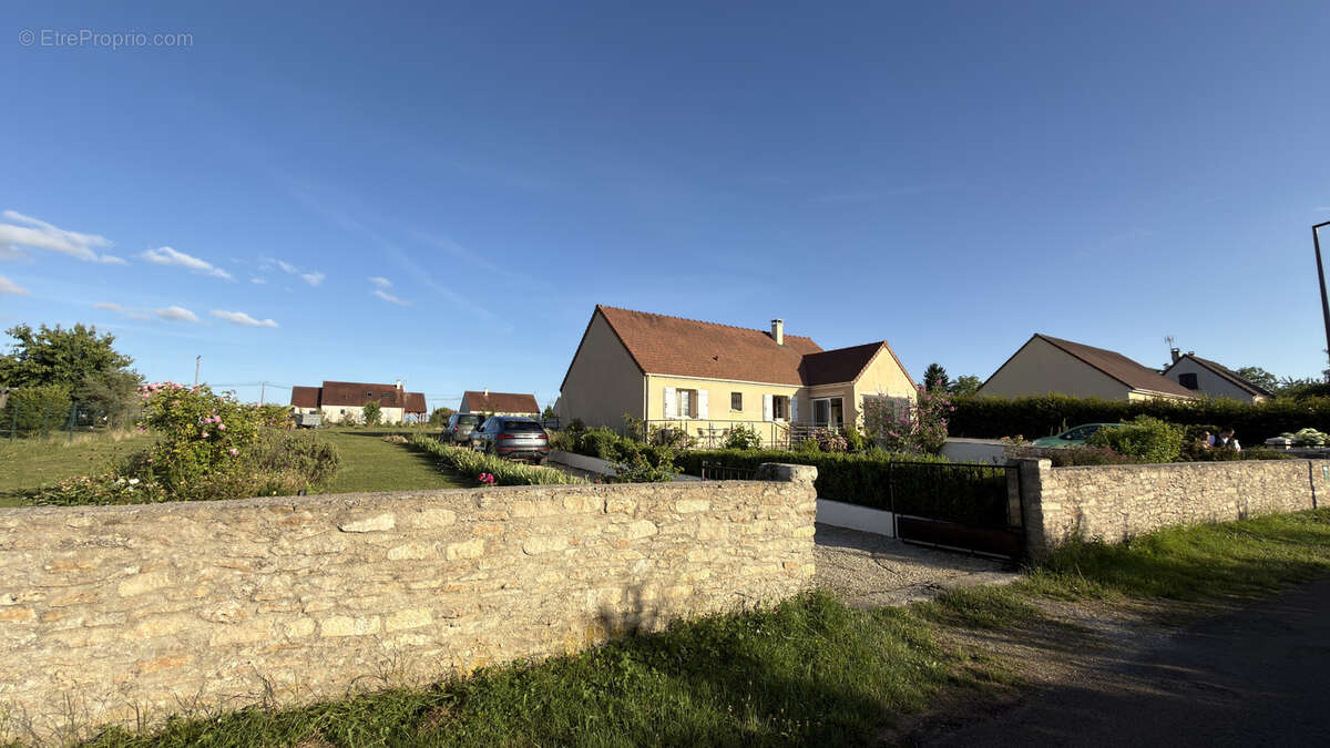 Pavillon de plain pied avec grand terrain à Coutarnoux (89440) au prix de 184 575 € F.A.I. - photo 29