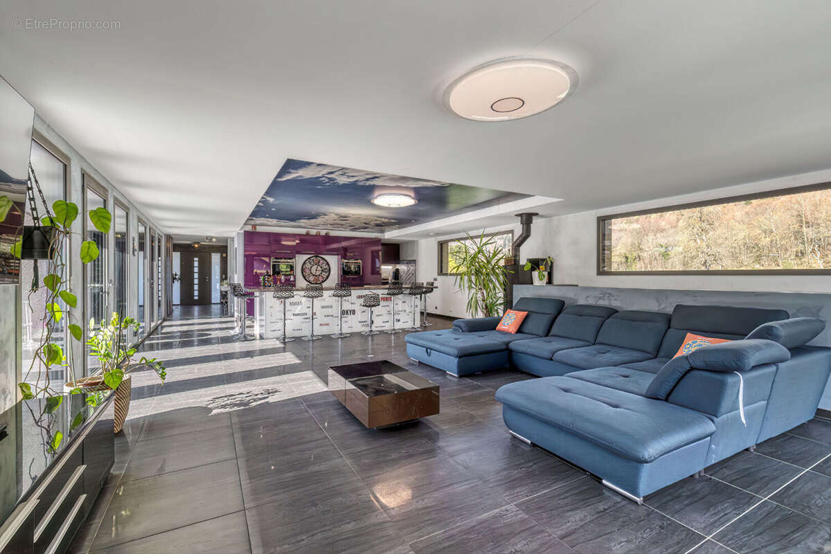 Maison à DINGY-SAINT-CLAIR