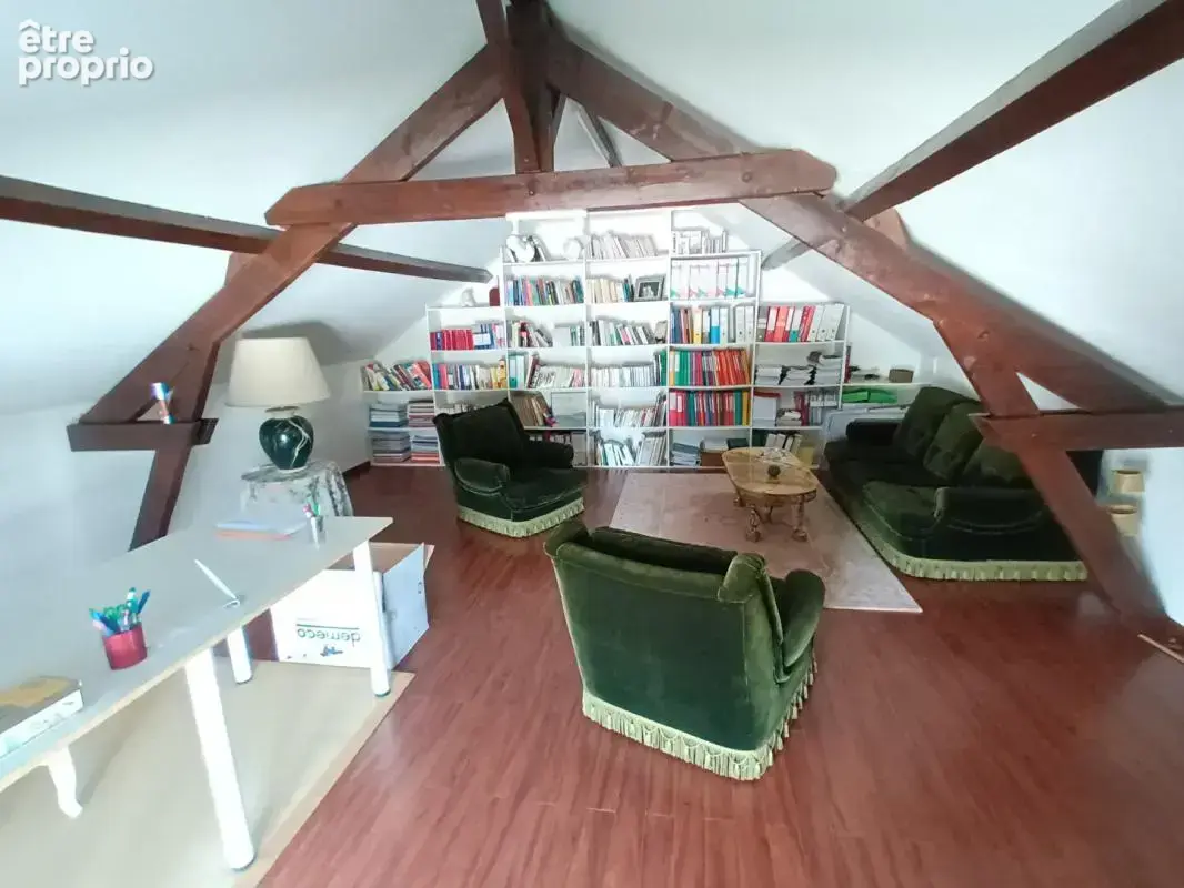 Maison de qualité avec piscine, studio indépendant et dépendances - photo 7