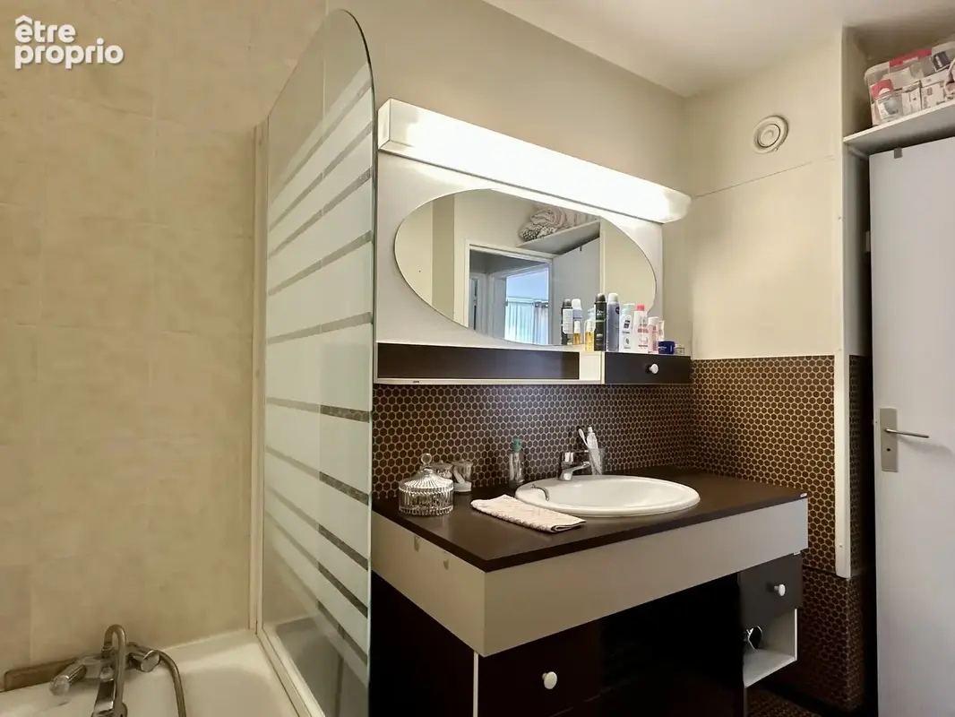 Appartement avec ascenseur -1 chambre- 50 m2-cave et place de parking - photo 10
