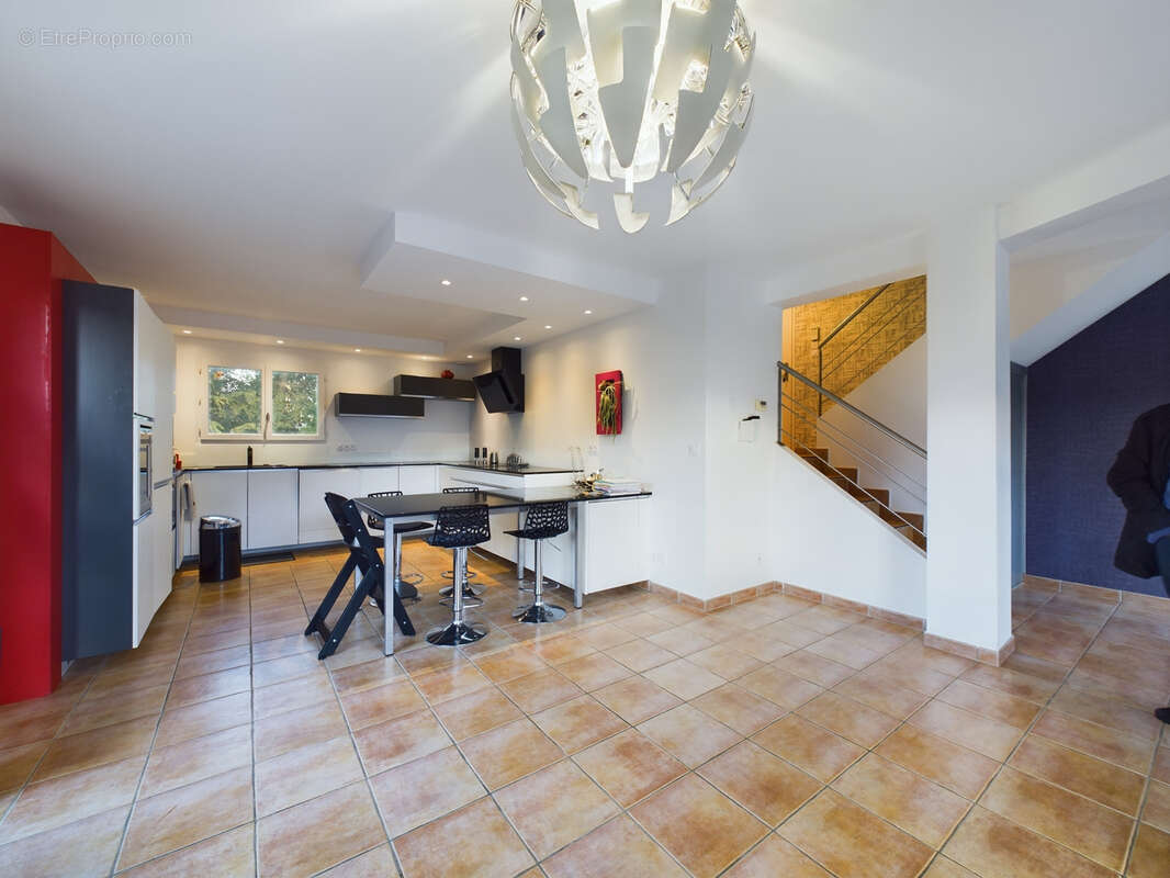 Maison à VIVIERS-DU-LAC