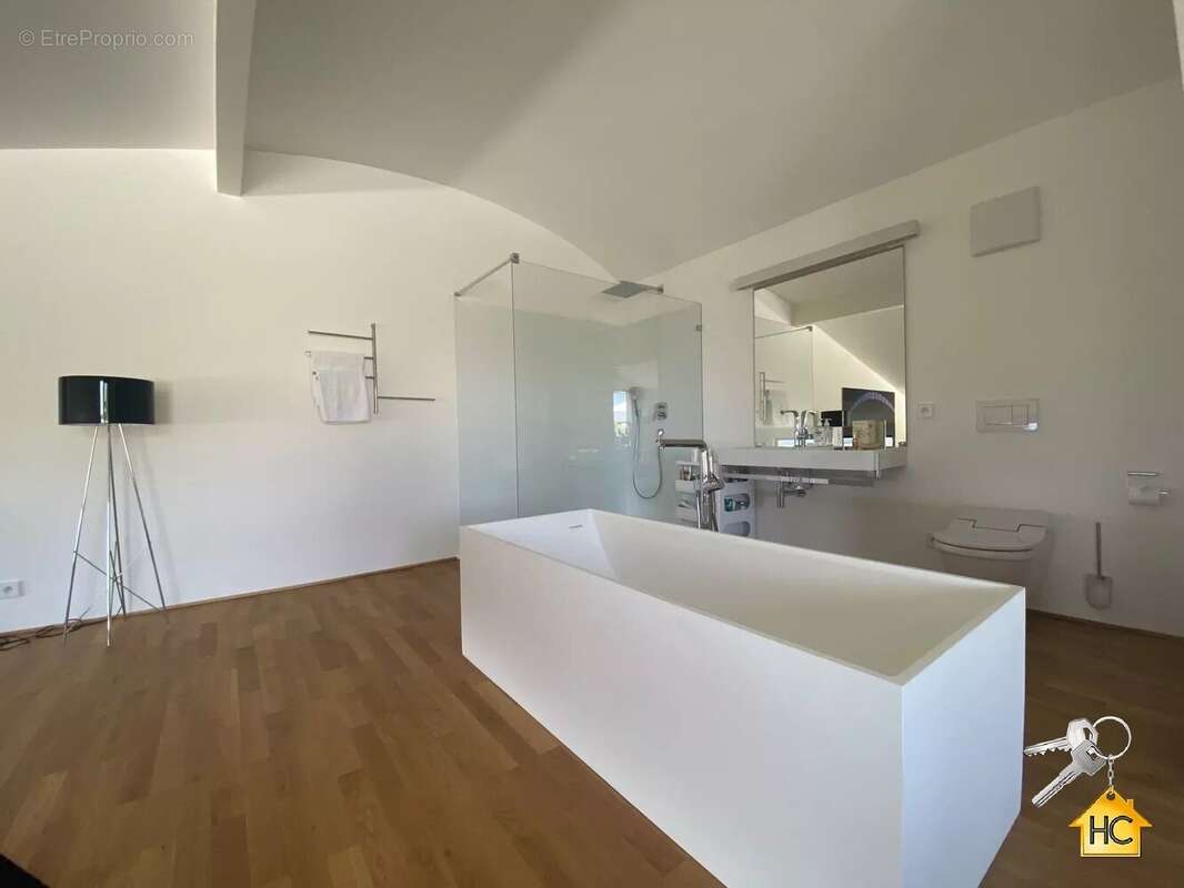 Maison à VALLAURIS