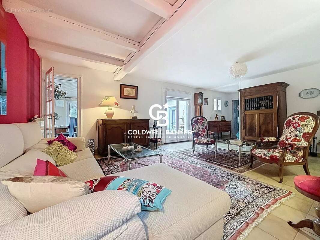 Maison à BAGNOLS-EN-FORET