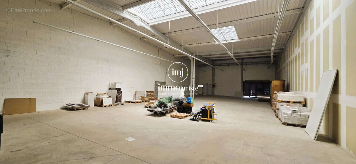 Commerce 330 m² à Boulazac  - photo 2