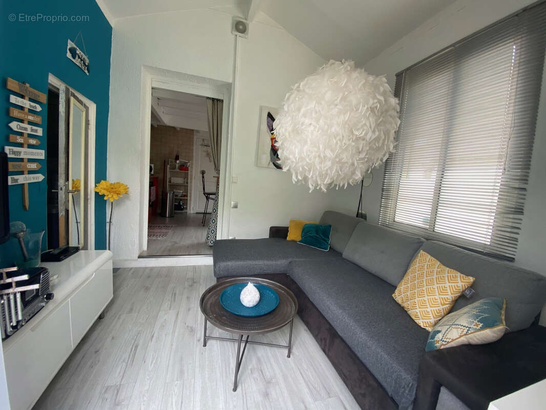 Appartement à MAUGUIO