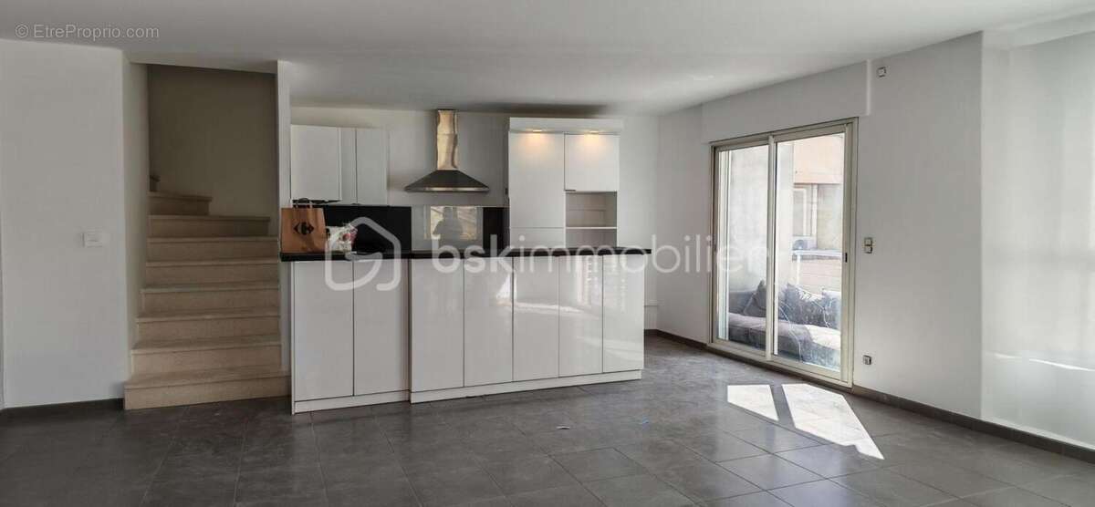 Exclusivite - appartement en triplex entierement renove – terrasses - box et parking - photo 5