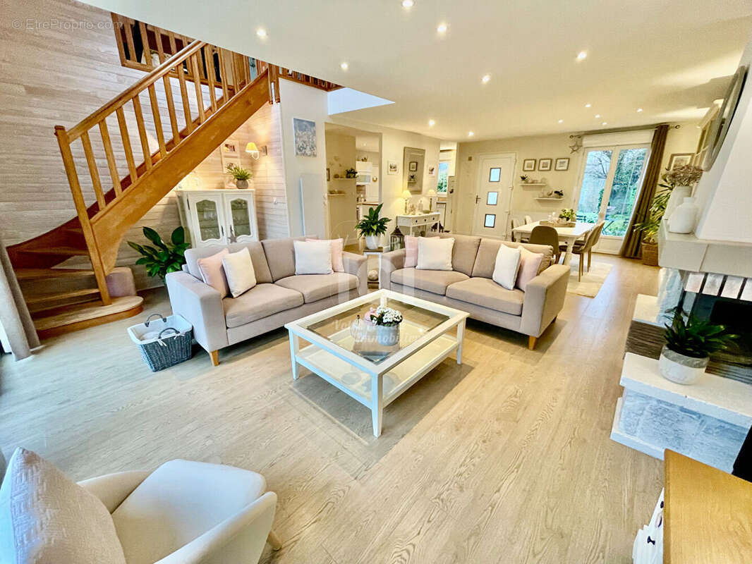 Maison à TREILLIERES