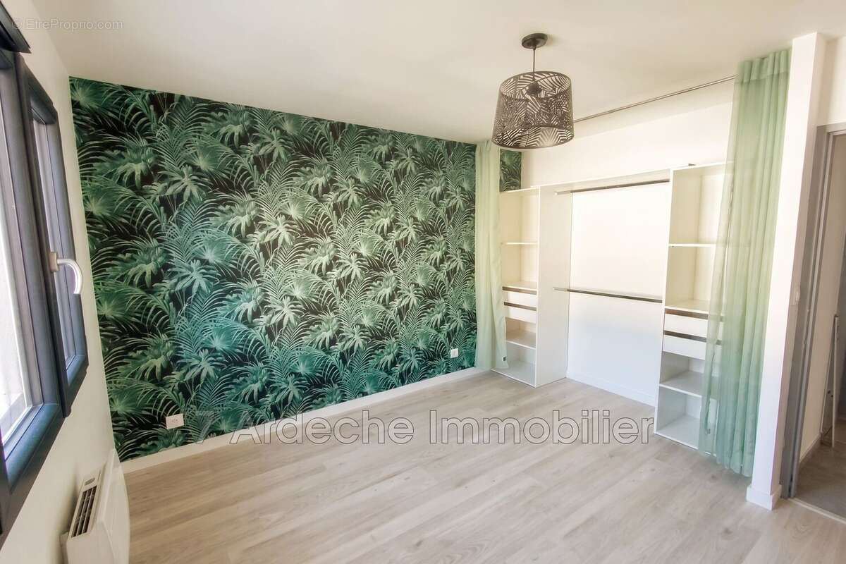 Maison 102 m² à Villeneuve-De-Berg  - photo 9