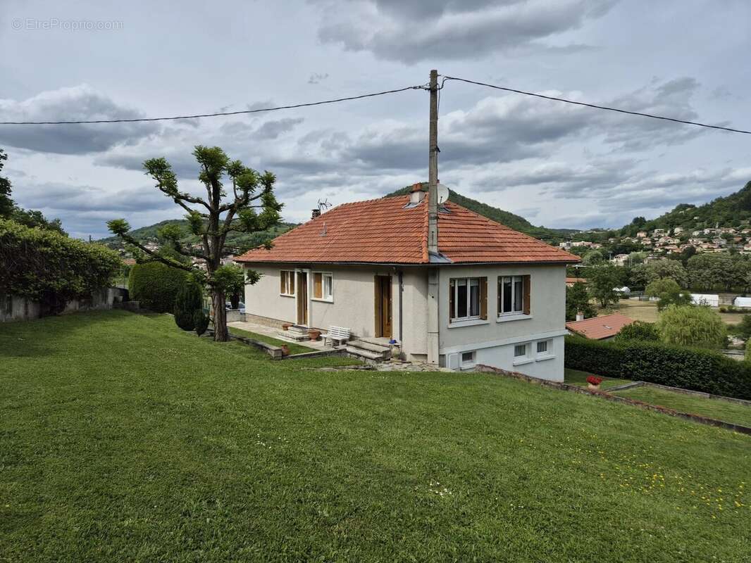 Maison à BRIVES-CHARENSAC