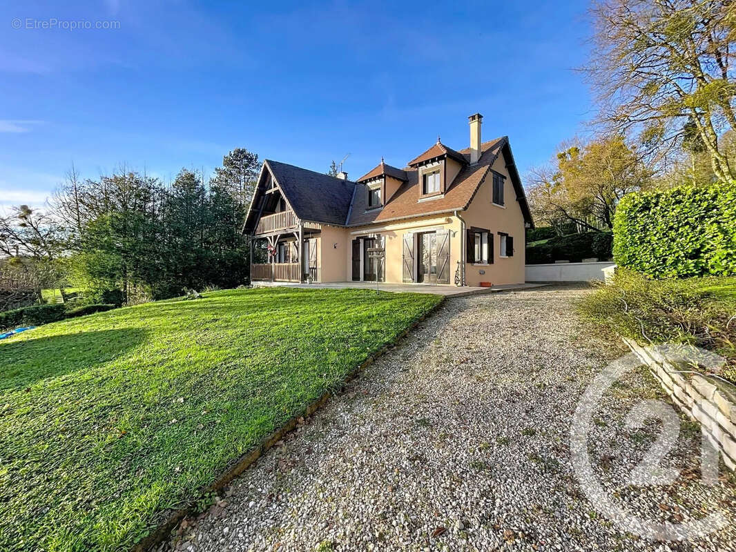 Maison à SAINT-PHAL