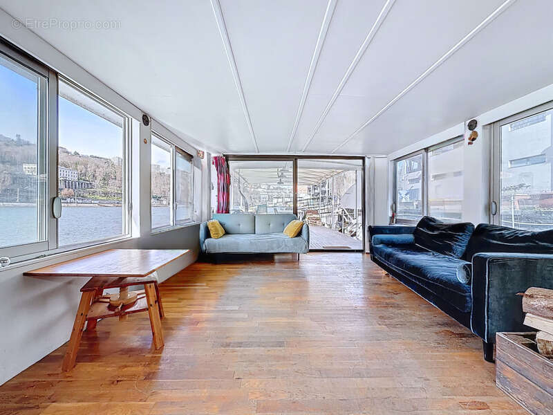 Péniche habitation - 5 chambres - 180 m² - Confluence - RP ou Locatif - photo 8