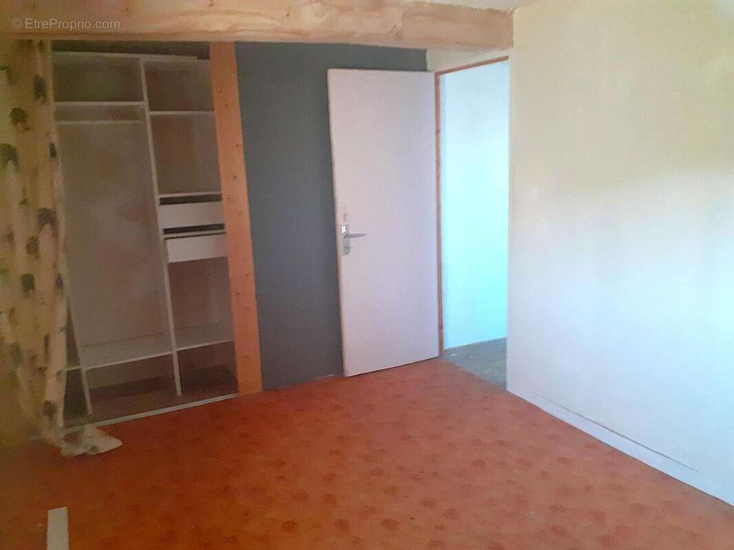   - Maison à SAINT-MARTIN-DE-SANZAY