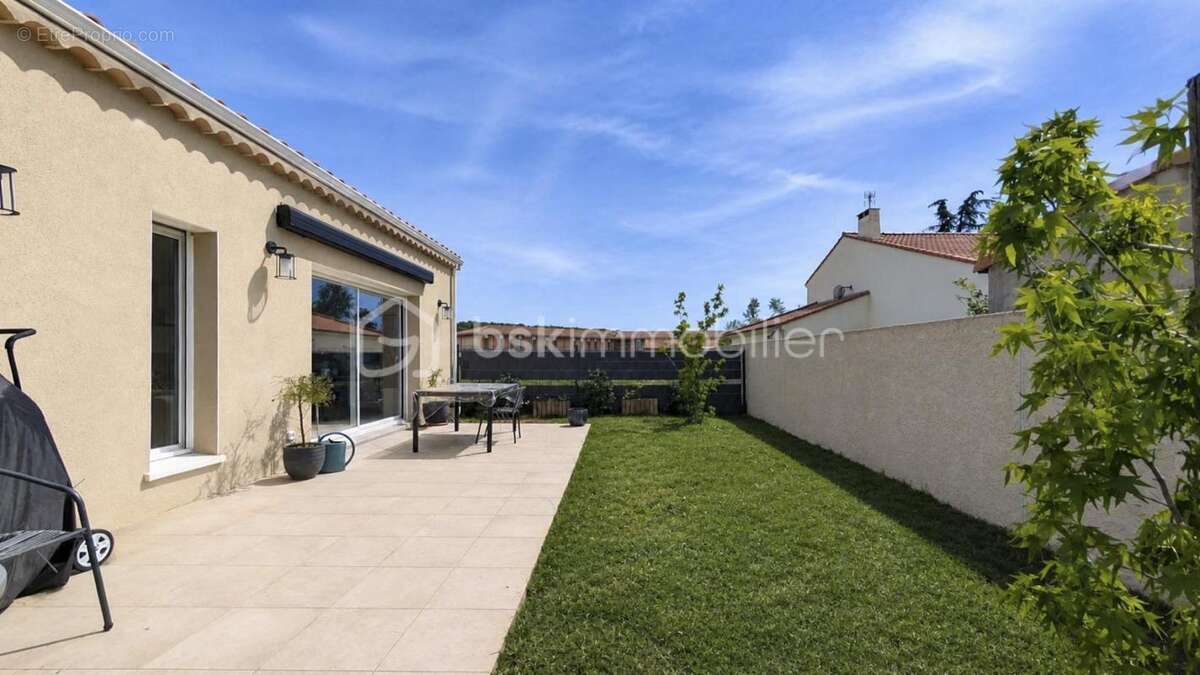 Maison à MONTELIMAR