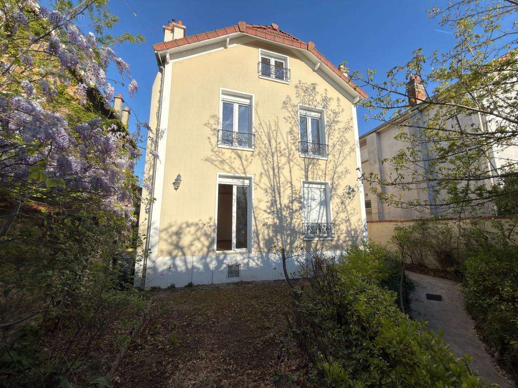 Maison à SAINT-MAUR-DES-FOSSES