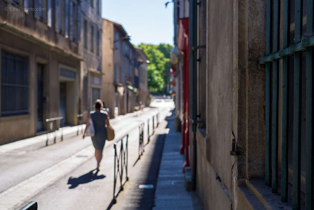 CARCASSONNE - BASTIDE SAINT-LOUIS Workshop de  98m² avec boutique et appartement T2 bis - photo 6